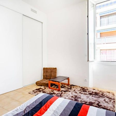 Room Rental In Apartment In Марсель Екстер'єр фото