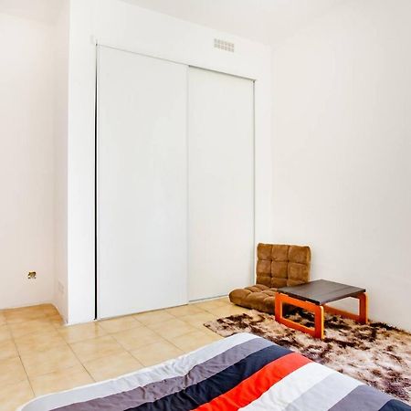Room Rental In Apartment In Марсель Екстер'єр фото