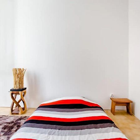 Room Rental In Apartment In Марсель Екстер'єр фото