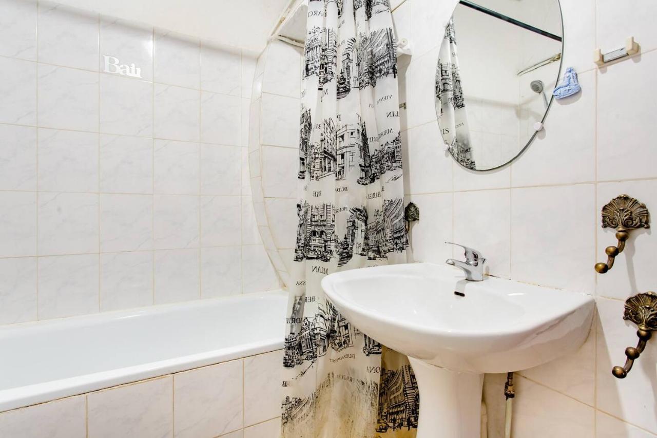 Room Rental In Apartment In Марсель Екстер'єр фото