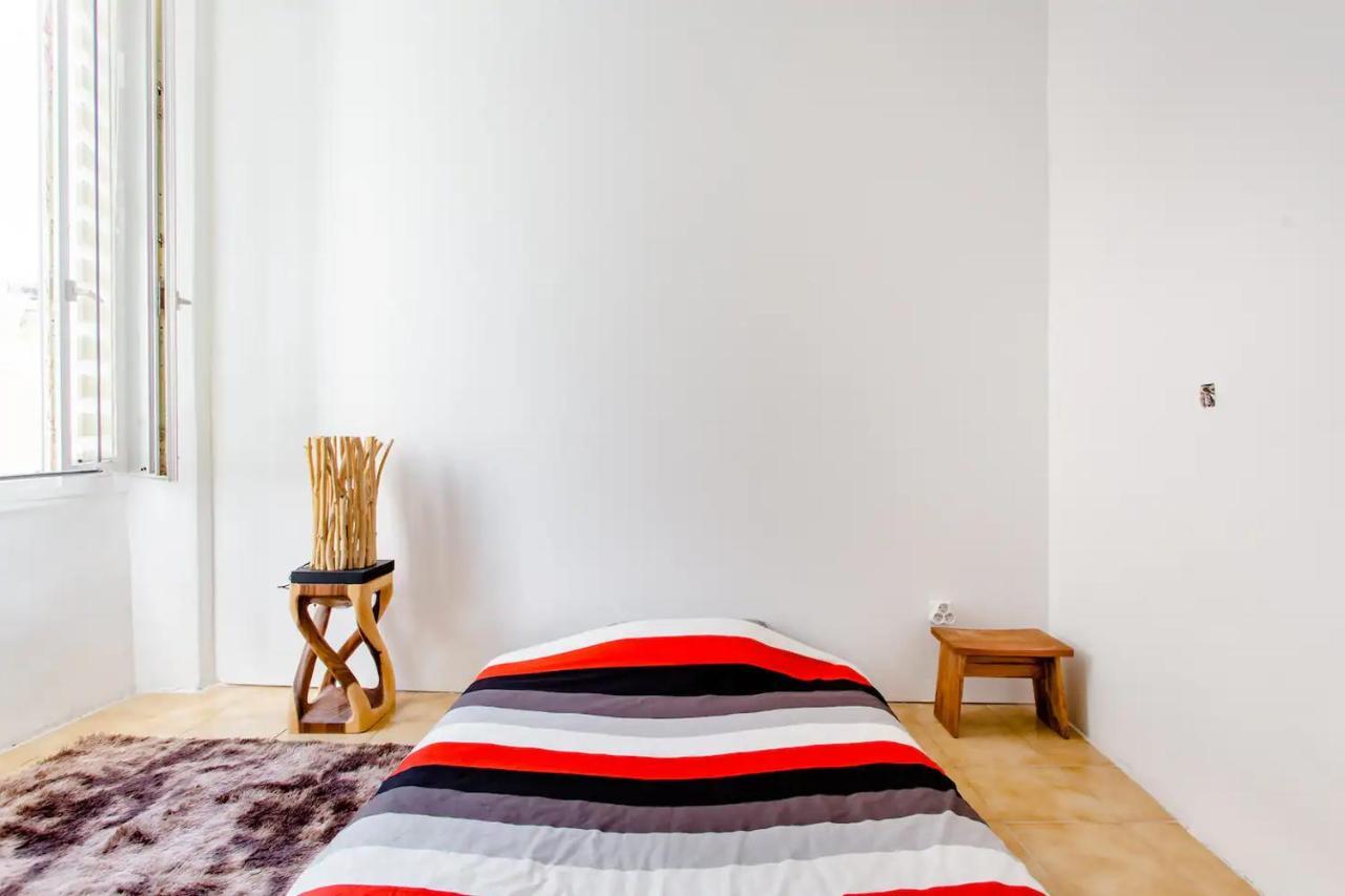 Room Rental In Apartment In Марсель Екстер'єр фото
